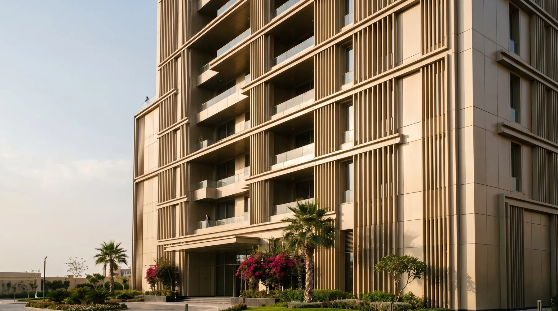 Torre residenziale con rivestimento metallico